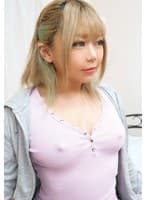 近所に住むヤンキー娘の巨乳ノーブラ乳首ポッチに発情しちゃったボク 丸山れおな