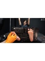 「今までの足裏くすぐりの中で一番くすぐったいちはるちゃんの足枷くすぐり！」わかしラボ WAKA-069 乃木ちはる 4