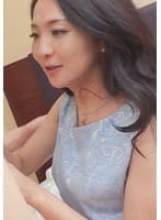 「何か出そう！」歓喜の声をあげながらビュビュっと潮吹く乱れ熟女