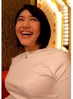 金曜の夜、バイト帰りの清楚系美女をナンパして食事に誘うと…押しに弱いのかそのままホテルにイン！ホントはヤリマン女とノリパコSEX！