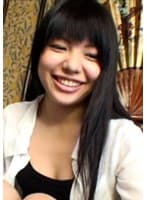 昼間からエロトーク炸裂！彼氏と週一！自慰行為ありのあどけなさの残る黒髪娘は大人のおもちゃでエッチな気分に、盛り上がり3P乱交SEX！