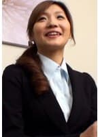 暇そうな美人奥様をナンパしてAV鑑賞をしてもらいました！最近ご無沙汰な夫婦生活で欲求不満を募らせている若妻さんと本能丸出し乱交SEX！