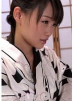 母と水入らずの温泉旅行…。ずっと秘めていた思いを母へ打ち明け見つめあうふたりは…。愛する愚息の肉棒に翻弄されイキまくる美魔女母！