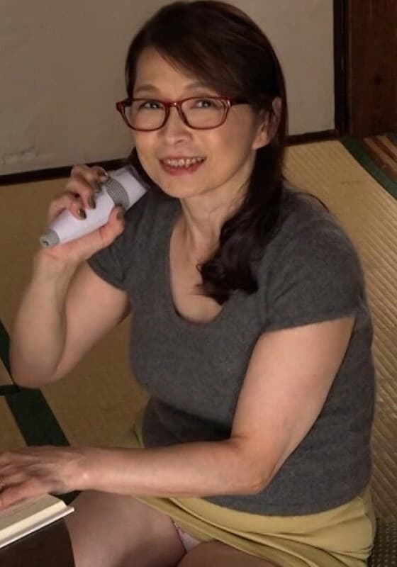 嫁と不仲になってしまった娘婿が欲求不満と寂しさから義母に中出ししてしまい…。昭和の官能エロス！