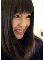 年に数度のセックスじゃ我慢できない黒髪清楚奥様。電マの振動がヤリマン最強属性にレベルアップ。挿入ではガッチリ脚ホールドでオトコをキープ！