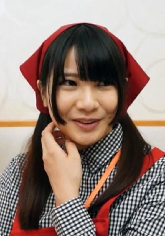 この地味な奥様、旦那がギャンブルクズで人生悲しくなっているという。そんな奥様救済セックスの撮影を…。地味だった奥様がストレス発散のエロビッチプレイに沼る！