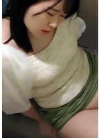 女性トイレに突っ伏していた色白ギャル系女性に忍び寄る魔の手!隠し撮りされた行為!