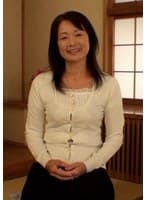 初めて見たAVの興奮と感激が忘れられず自分もこんなに他人を興奮させられるAVに出てみたい！と応募してきた黒髪五十路熟女の初撮り破廉恥SEX！