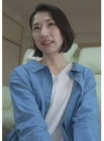 奥様のお宅訪問！自分の電マで「ダメ！ダメ！」白い素肌を赤く染め感じ始めるスレンダー妻！