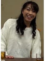 田舎で一人暮らしの未亡人美熟女が悶々とした思いを解消する為、AVに出演してみようと応募！一見真面目な清楚系おばさんの初撮り種付けSEX！