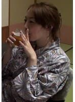 ナンパして来た黒人男性グループに興味津々のひとり旅の美熟女さん!温泉旅館での規格外のデカマラ交尾で昇天する素人熟女に中出し!