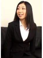 リクルートスーツを身にまとった就活中のGカップ美女をナンパ！ストレス発散のぶりっコ萌えの乱交連続中出し！