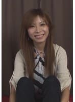 モデル級の脚長お姉さん！未婚かと思ったら人妻で家計を助ける為にAV出演！旦那に悪いと思いながらも感じてしまう人妻さんのぐちょ濡れなアソコに挿入し勢い余って生中出し！