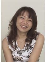 旦那と浮気相手だけでは欲求を満たせない！普段は丸の内でバリバリ働く笑顔が眩しい三十路の人妻さん！電マ4台を駆使して身体をほぐしたら極太ディルドを差し込んで肉棒、ザーメンも膣奥でお出迎え！