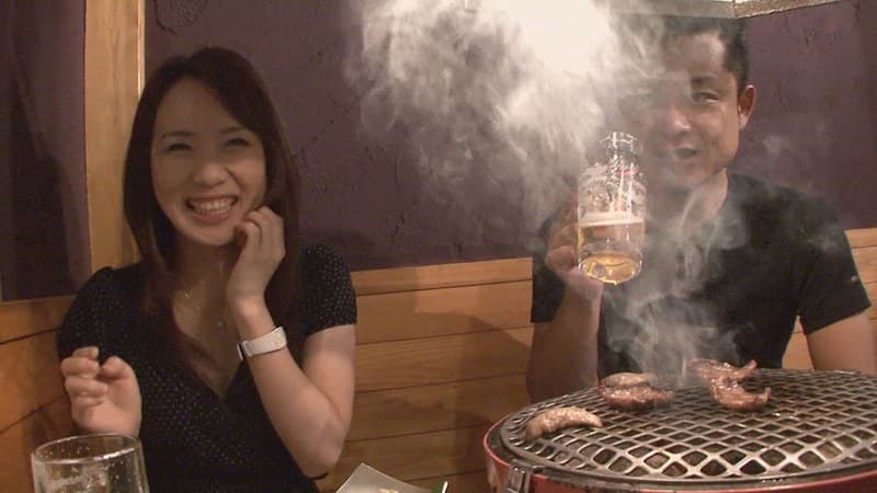 ハニカム笑顔が眩しすぎるプレミアム美女とご対面！色白BODYの肉体に、ほんのりピンクの乳首が可愛らしいえろきゅん美女との甘いひと時！＋ホルモン屋オフショット付