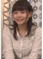 浮気をされて怒り心頭の若妻さん！やけくそ気味にAV出演を決めちゃう！考えが変わらない内にと電マでイカセてヌレヌレなアソコに肉棒挿入で生中出し！