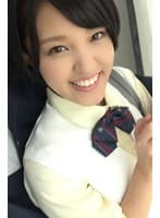 笑顔いっぱいのショートカットの女の子、外でも中でもどこでもエッチ