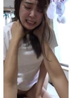 男2人に激しくヤられて涙目の汗だくセックス