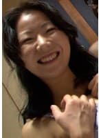 「ちょっと興味あるかも…」黒人にナンパされた熟女さんはデカマラに興味津々!?想像以上の巨根を膣奥まで突っ込まれ狂ったようにイキまくる昇天SEX!