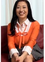 53歳爆乳美魔女が旦那に内緒でAV出演!月イチのW不倫に満足出来ない女盛りの艶やかボディを揺らしてイキまくり!