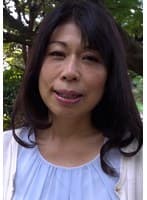 上品な雰囲気の熟女が旦那さんとのセックスレスに耐えかねてAV撮影で発散!容姿からは想像できないドスケベSEX!