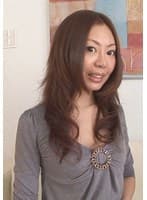 ちょっとエッチなお色気番組と称したアダルト撮影に来てしまったスレンダー美人の奥様と中出しセックス!